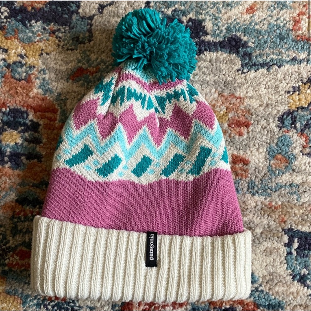 Patagonia pom-pom beanie